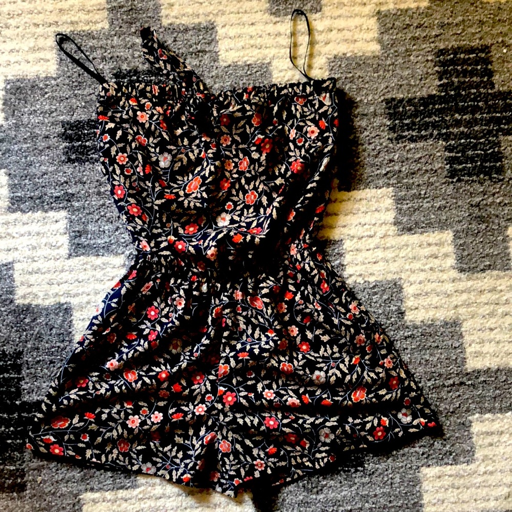 Floral romper with tie in front
